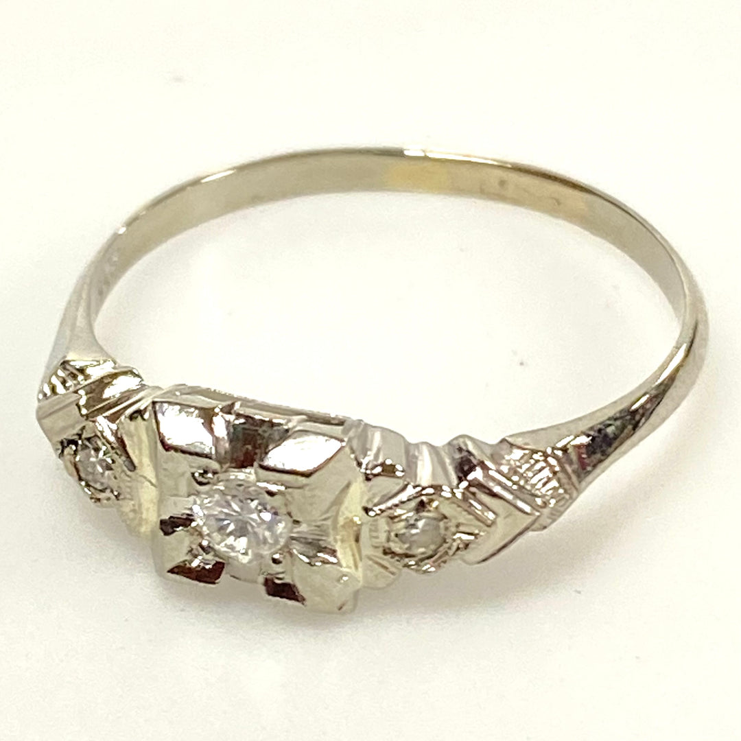 v250 Vintage 14K White Gold .15cts Diamond Stone Engagement Ring Size 7