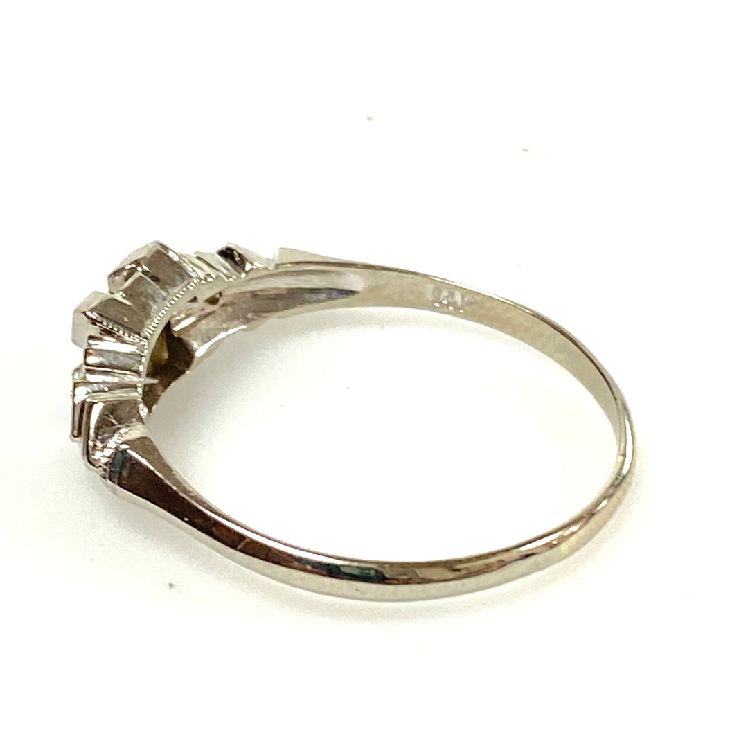 v250 Vintage 14K White Gold .15cts Diamond Stone Engagement Ring Size 7