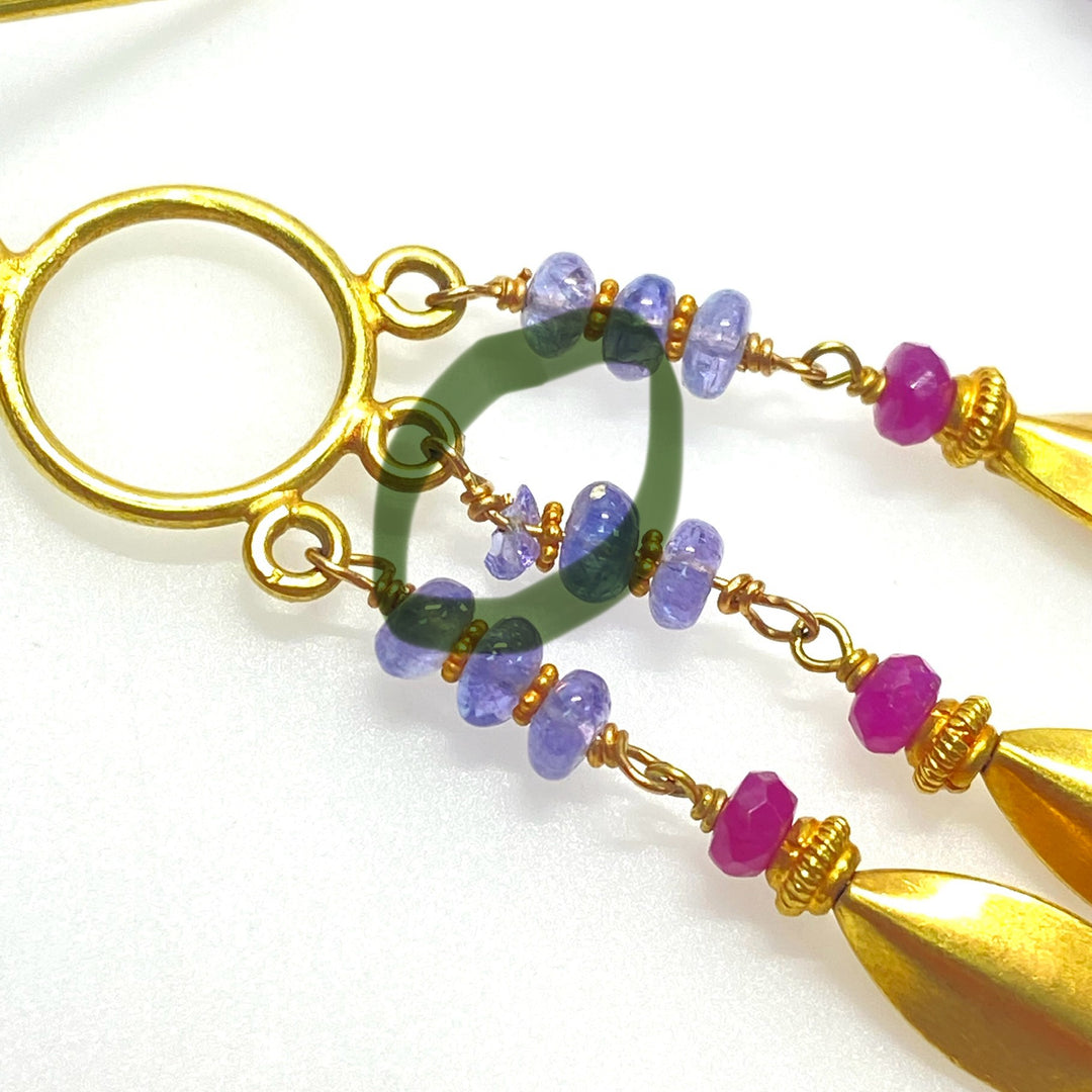 a786 Vintage 18k Yellow Gold Pierced Earrings with Amethyst and Garnet Stones