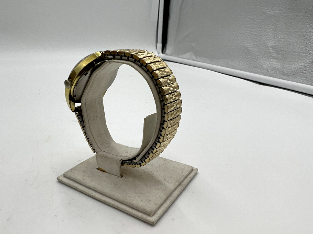 t653 Vintage Gruen Wrist Watch 17 Jewel Movement