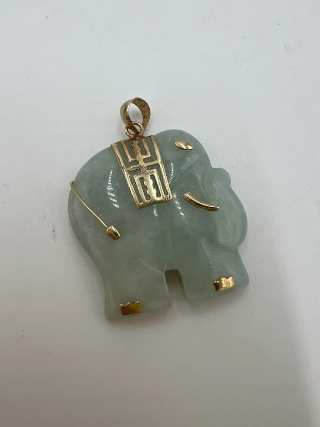 c636 14k Yellow Gold and Jade Chinese Elephant Amulet Pendant