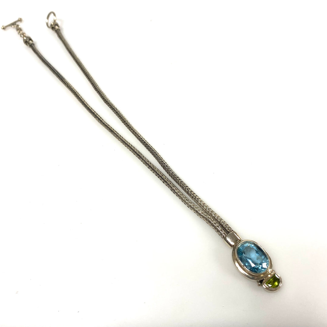 v939 Vintage Sterling Silver Blue Gemstone Pendant on Silver Chain Necklace 16"