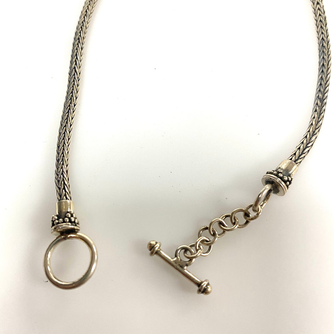 v939 Vintage Sterling Silver Blue Gemstone Pendant on Silver Chain Necklace 16"