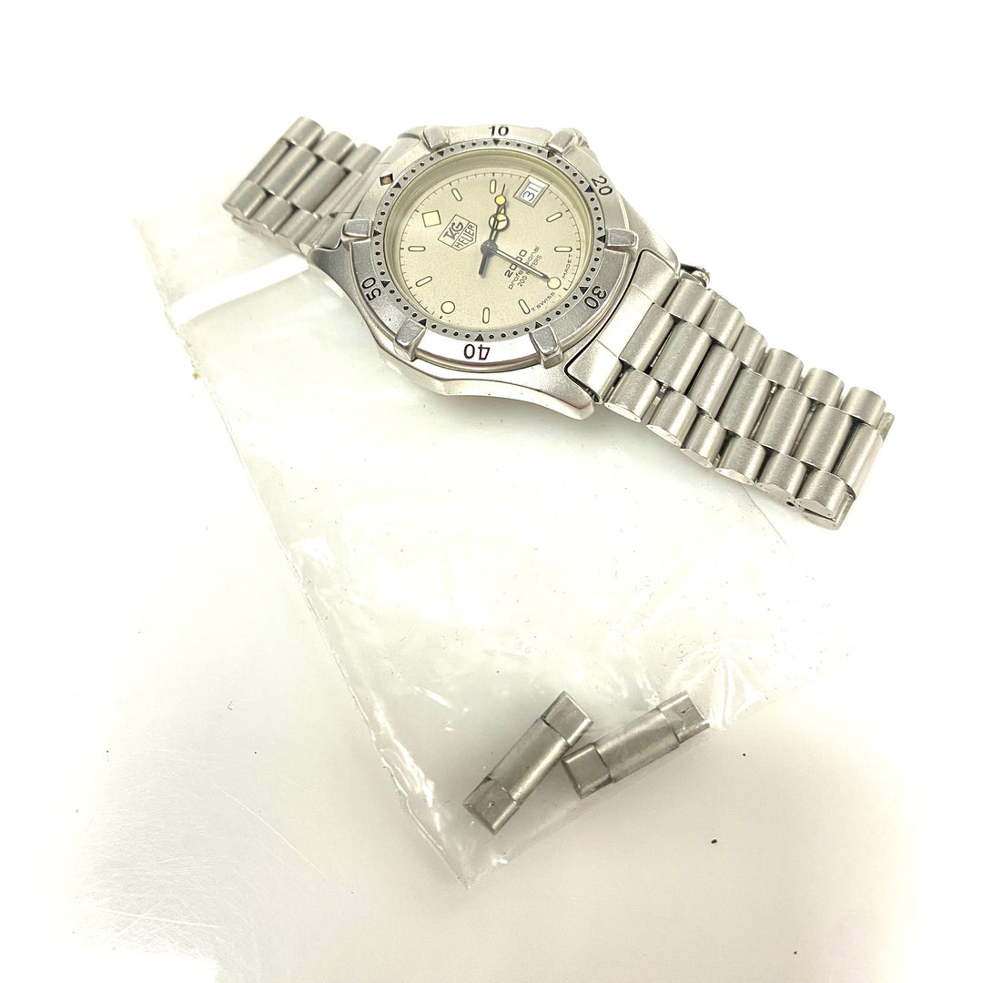 w071 Vintage TAG Heuer 2000 Professional 200M Stainless Steel Diving Wrist Watch