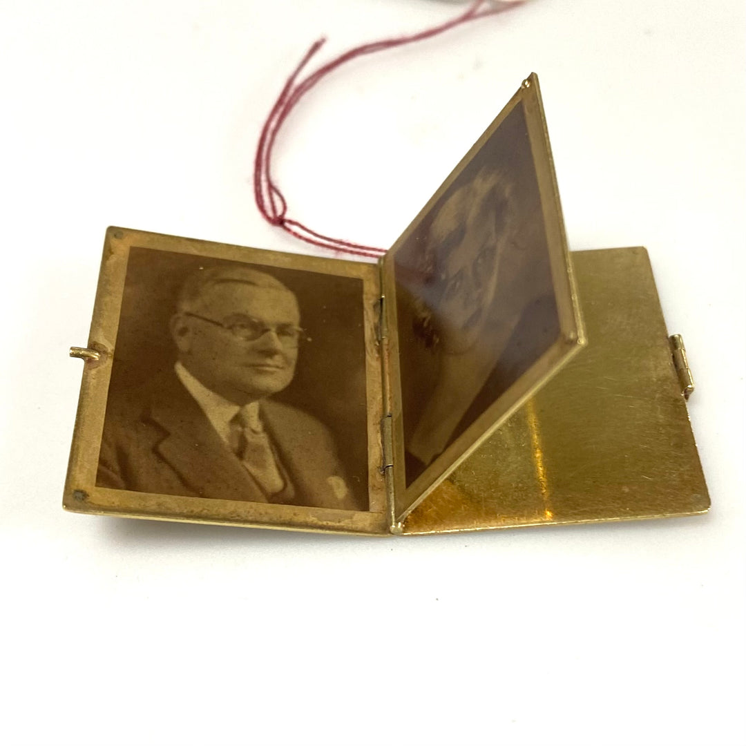 a407 Book Style 14k Yellow Gold Locket with Etched Stripes