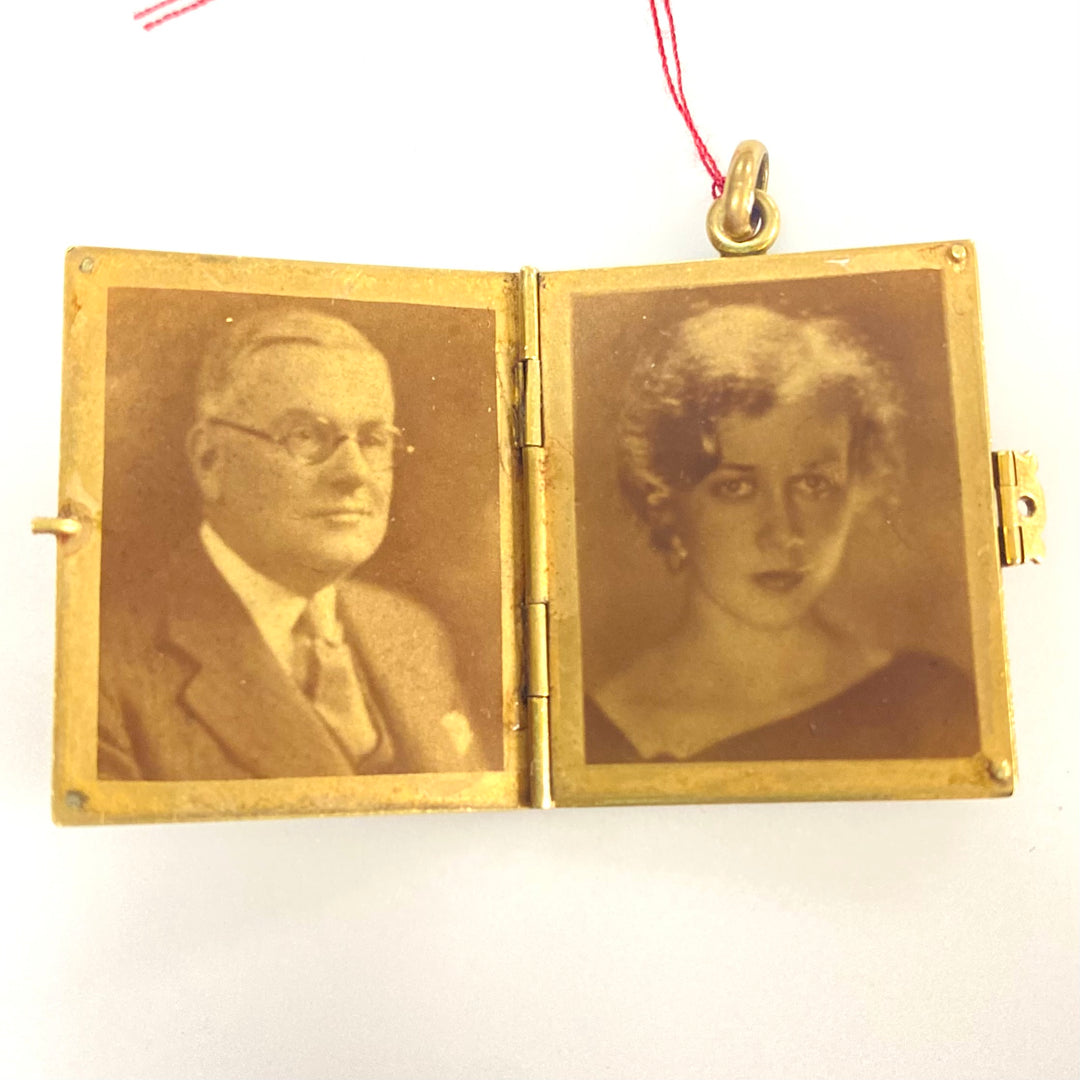 a407 Book Style 14k Yellow Gold Locket with Etched Stripes