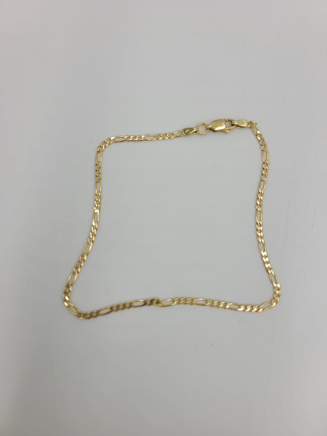 k706 Ladies Dainty 14kt Yellow Gold 9 3/8" Figaro Anklet