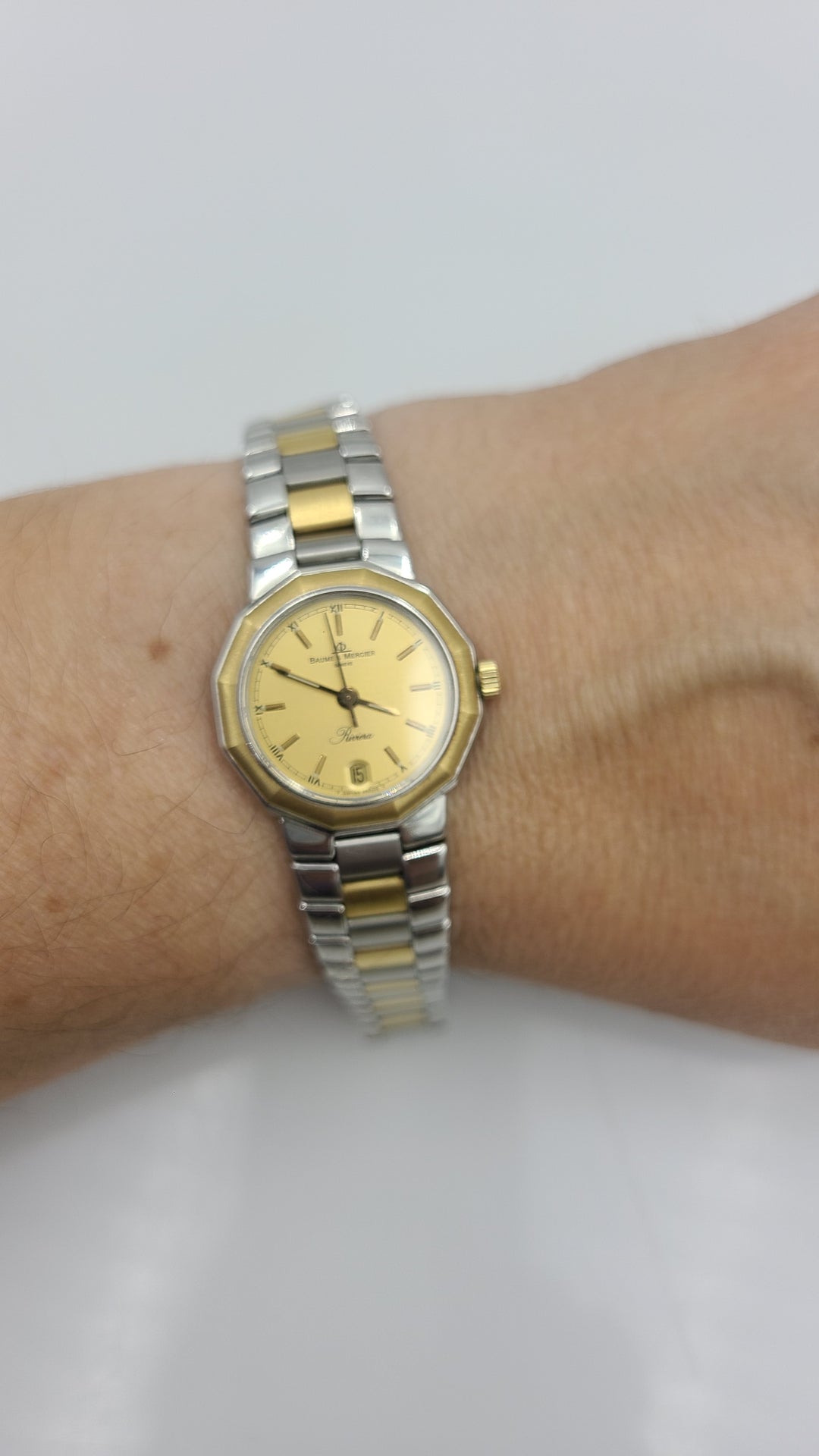 k951 Stylish Ladies Baume and Mercier Riviera Quartz Wristwatch