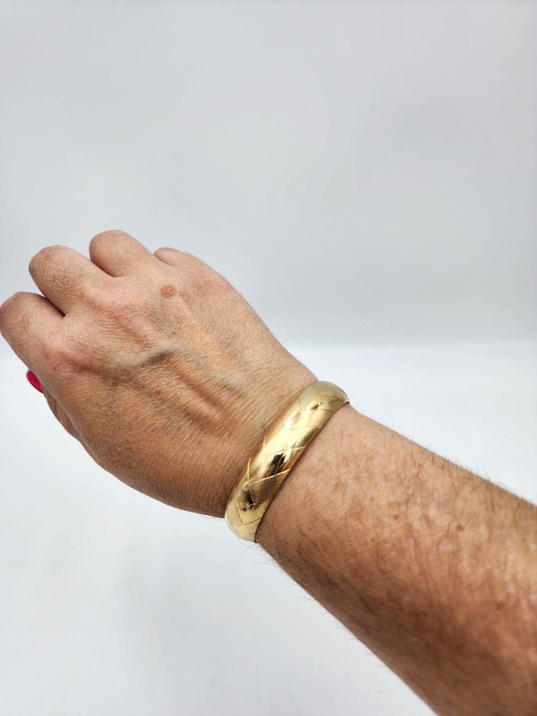 e389 Lovely 14kt Yellow Gold Braided Bangle Bracelet