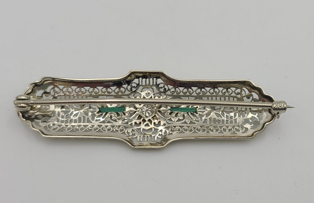 m674 Lovely Vintage 1920s Ladies Diamond and Emerald Bar Pin in 10kt White Gold