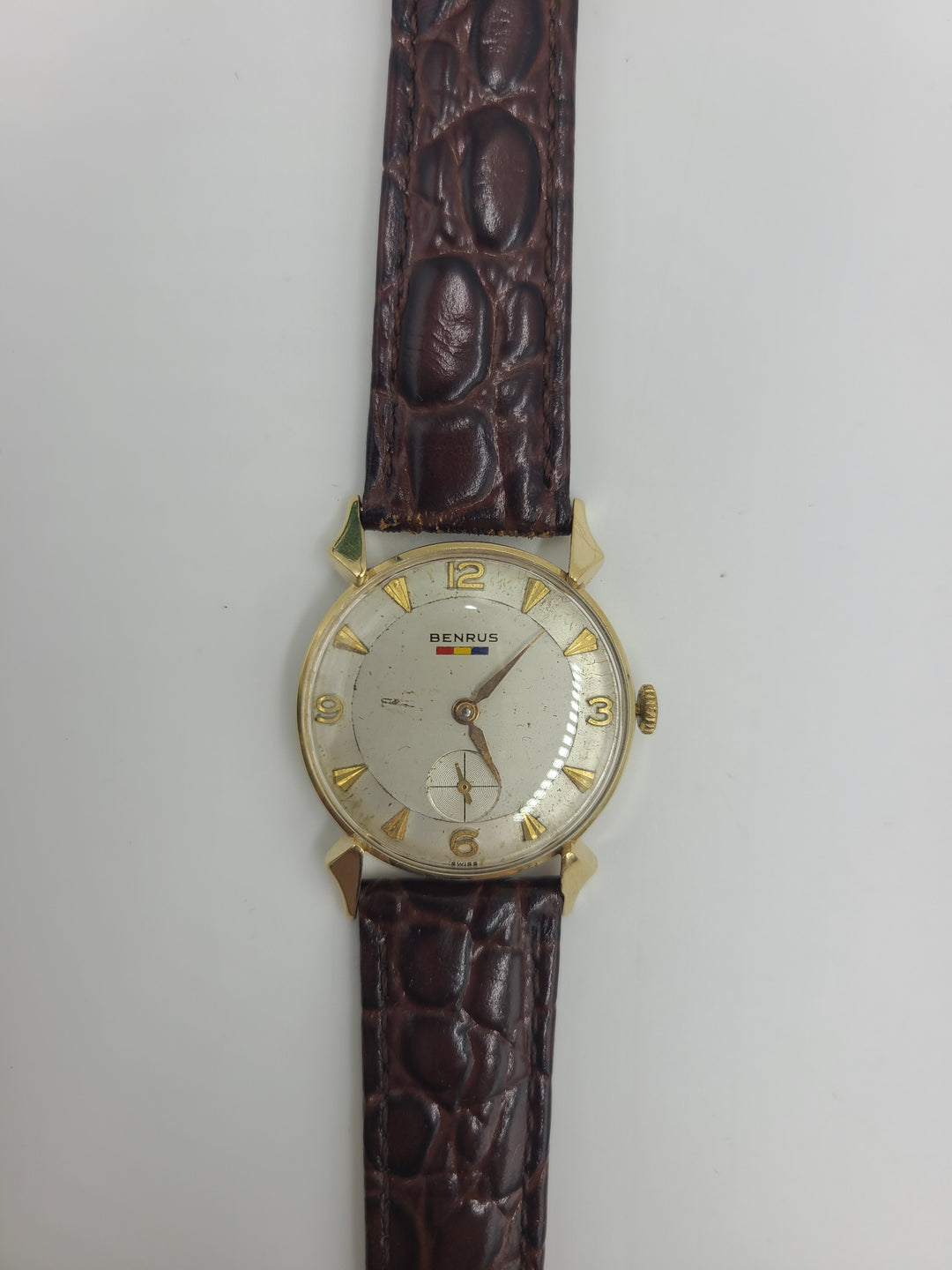 k742 Men's Vintage Mechanical 14kt Yellow Gold Benrus Wristwatch