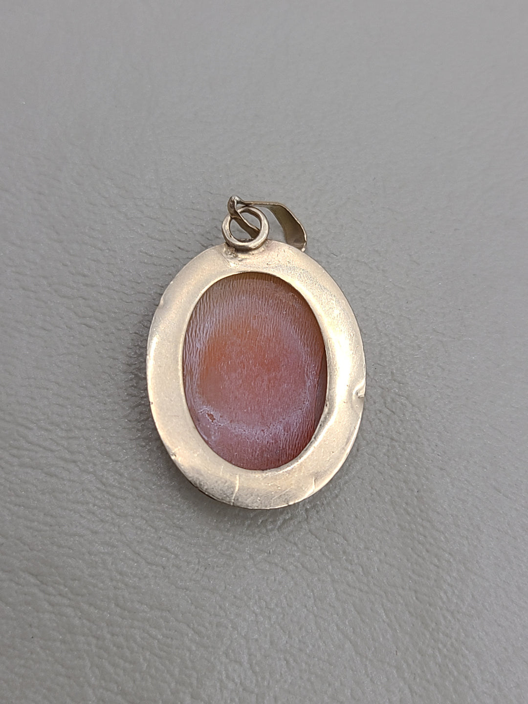 k836 Lovely Ladies Vintage 14kt Yellow Gold Cameo Pendant