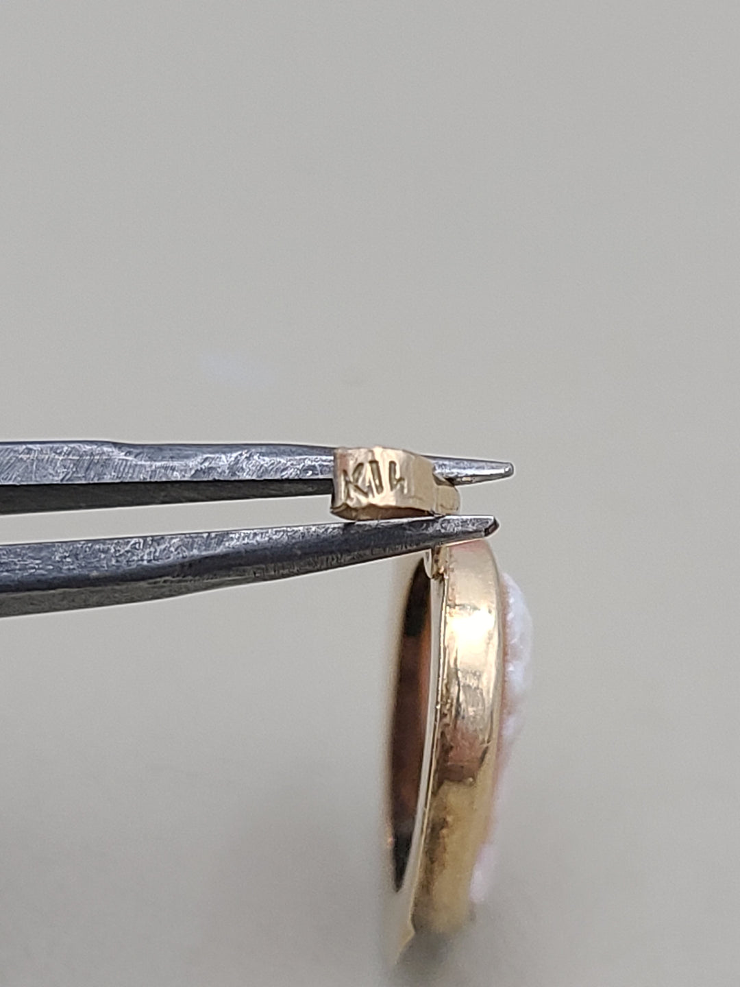 k836 Lovely Ladies Vintage 14kt Yellow Gold Cameo Pendant