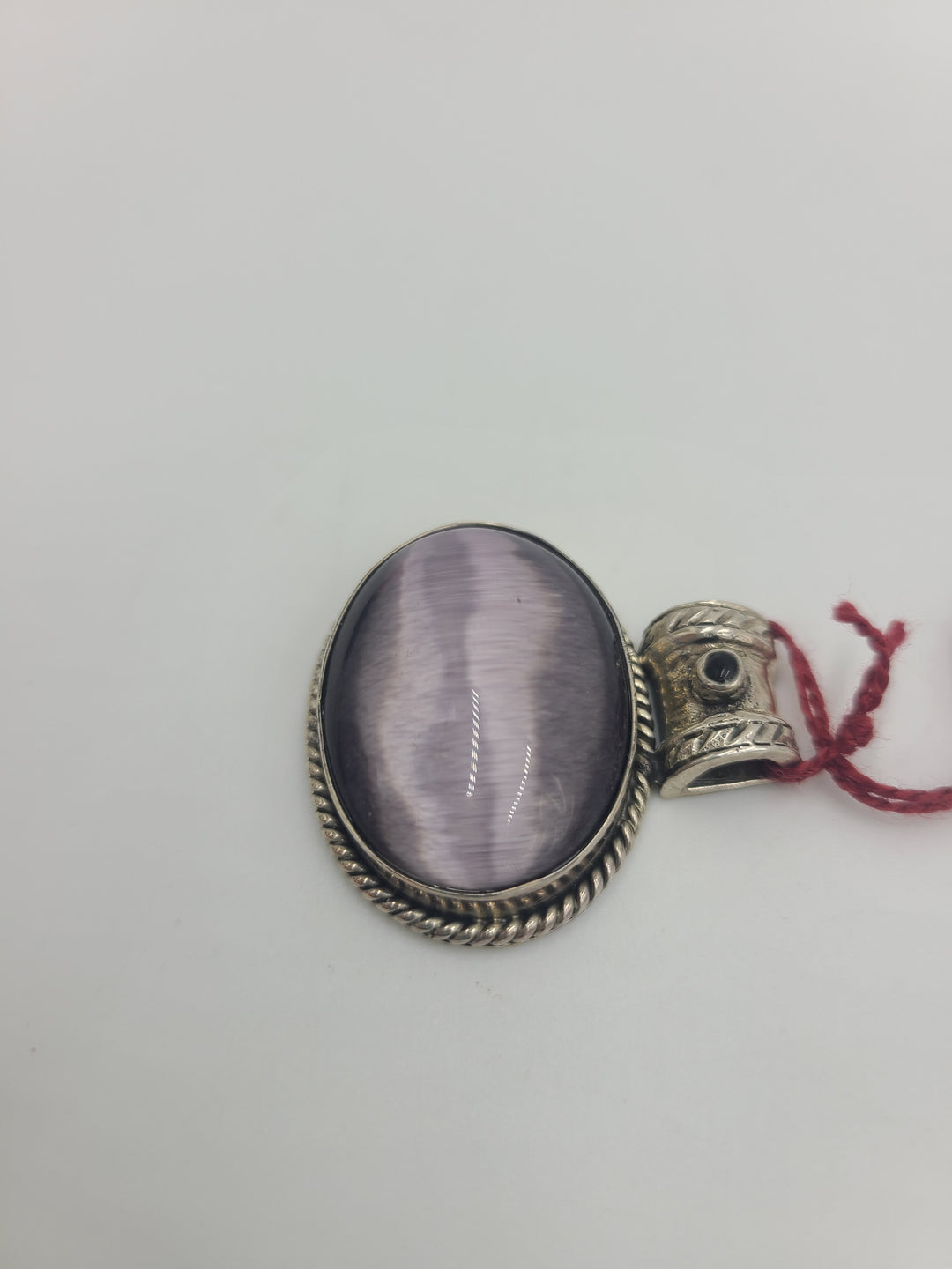 h577 Vintage Sterling Silver Oval Purple Cats Eye Pendant
