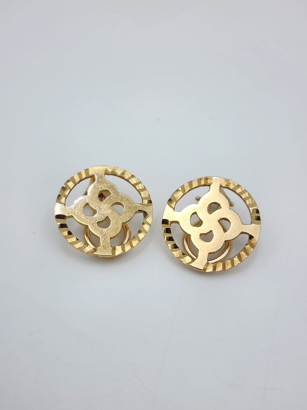 m726 Vintage 14kt Yellow Gold Celtic Knot Earrings with Omega Backs