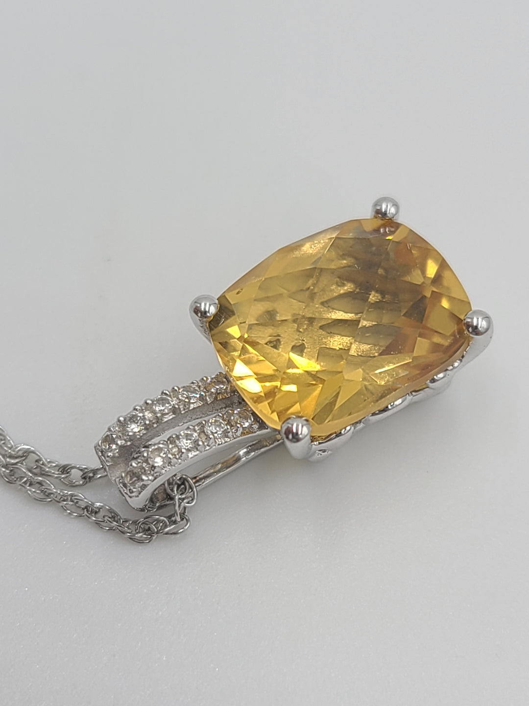 k656 Lovely Ladies Sterling Silver Citrine and Cubic Zirconia Pendant 18" Link Chain