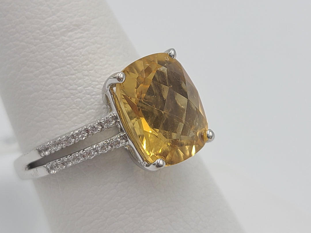 k655 Beautiful Ladies Sterling Silver Citrine and Cubic Zirconia Ring