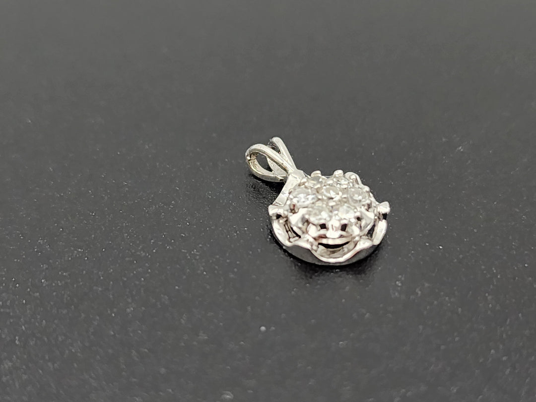 e661 Lovely Vintage 14kt White Gold Diamond Cluster Pendant Charm