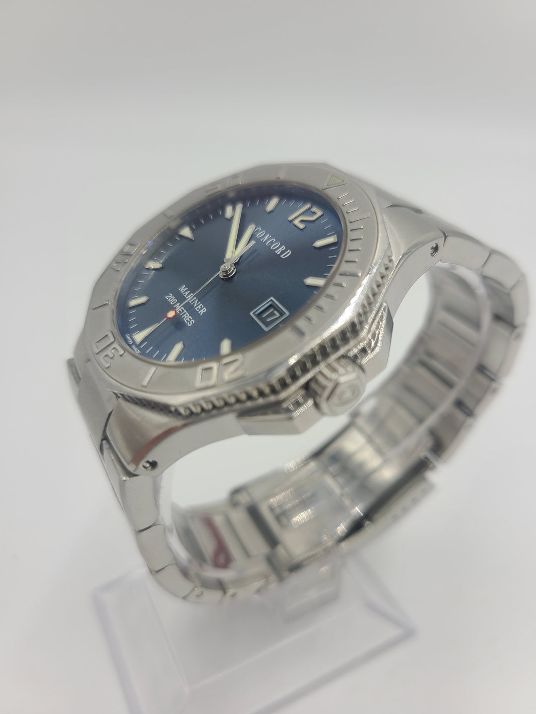 k658 Sleek Stainless Steel Unisex Concord Mariner Automatic Wristwatch