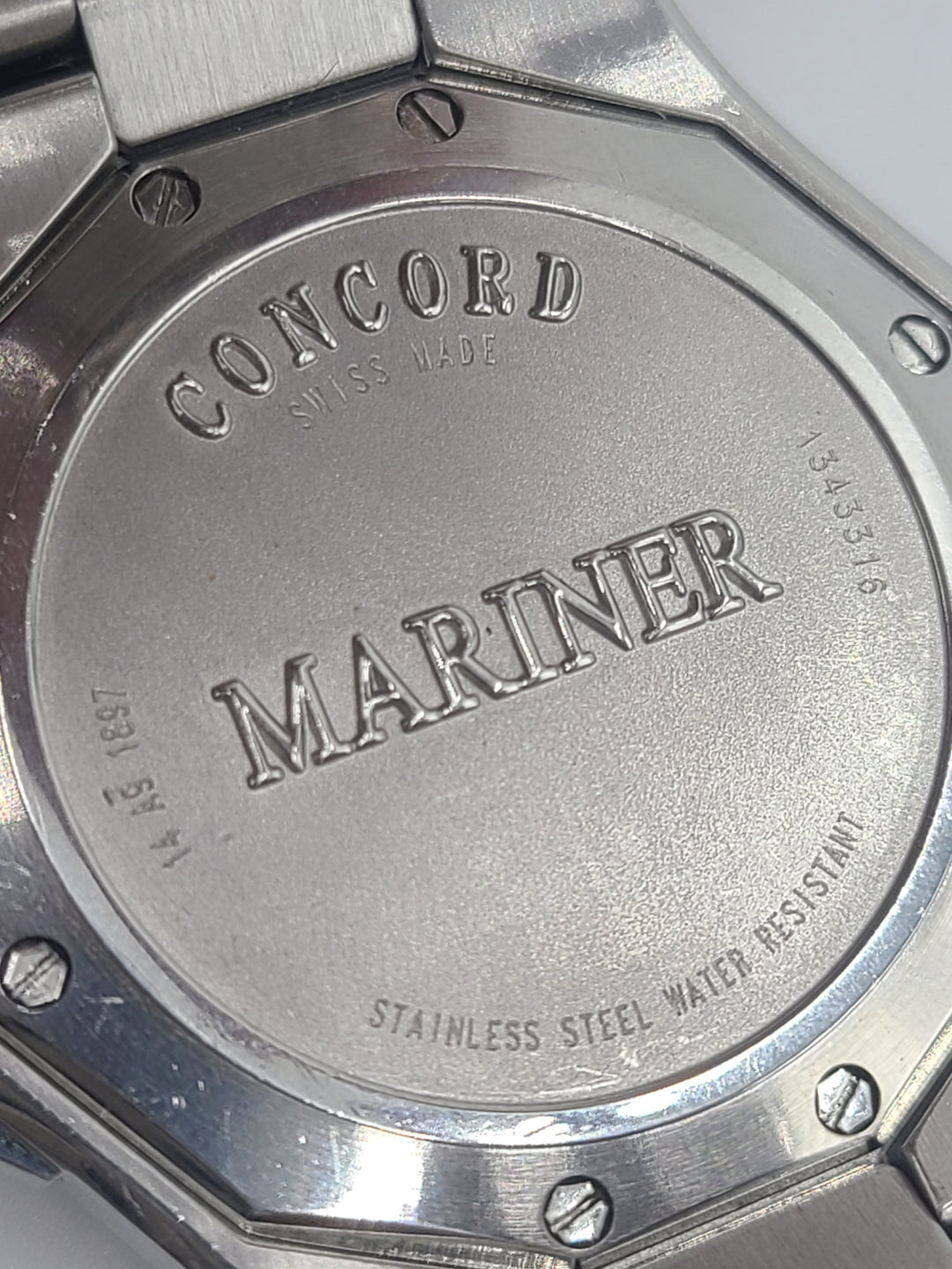 k658 Sleek Stainless Steel Unisex Concord Mariner Automatic Wristwatch