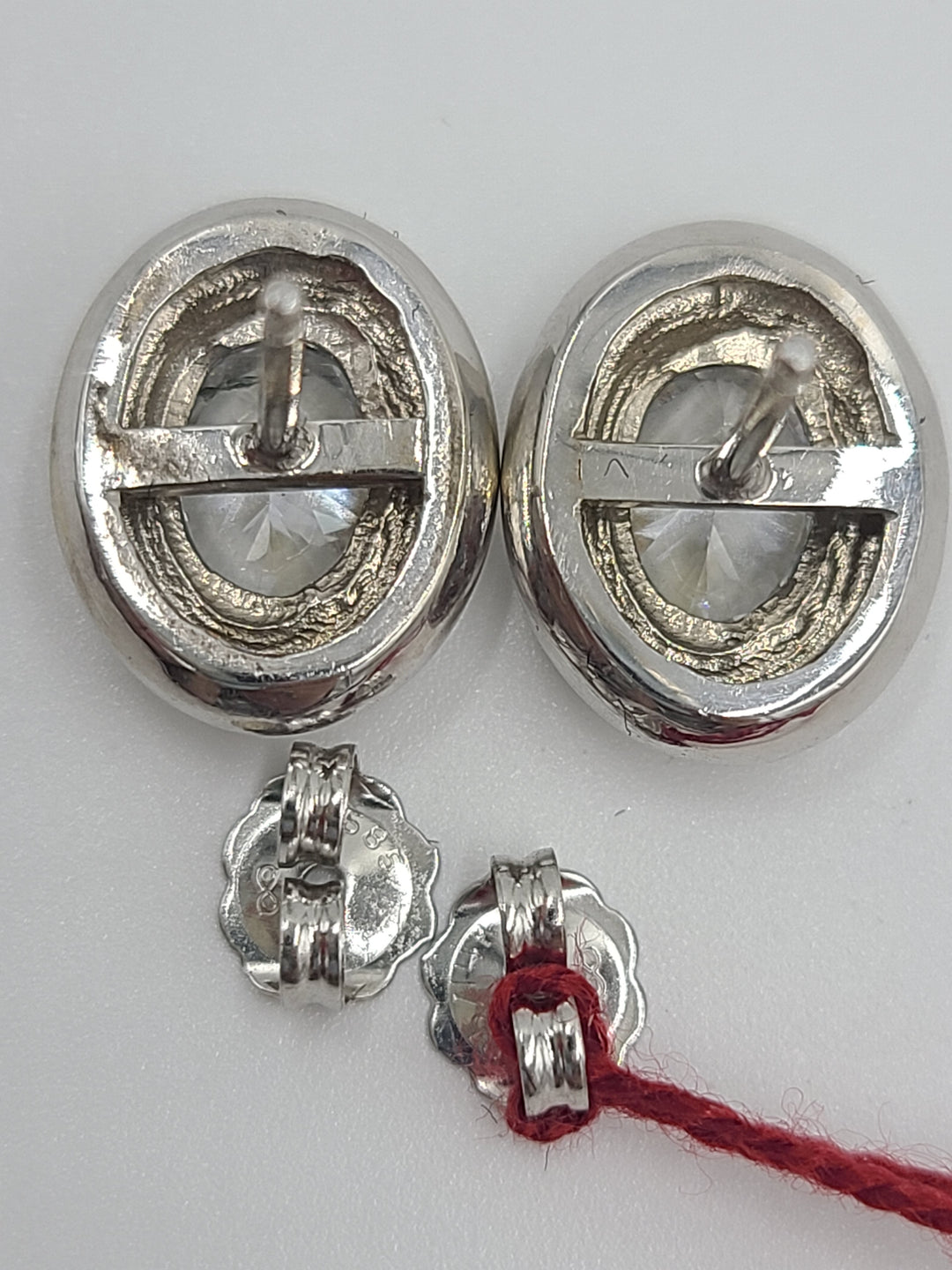 k644 Beautiful Ladies 14kt White Gold Oval CZ Stud Earrings