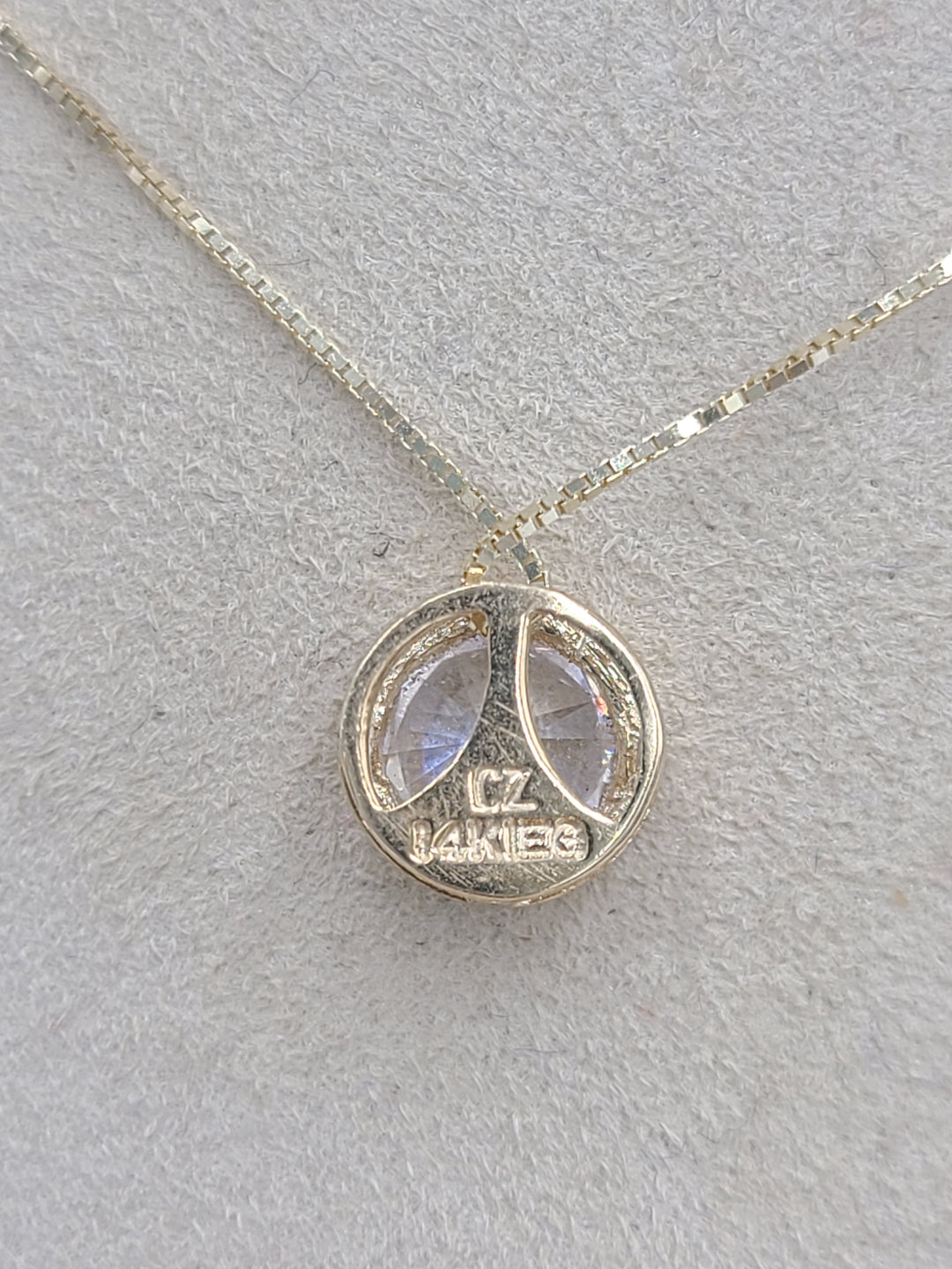 k663 Lovely Ladies 14kt Yellow Gold CZ Pendant on 18" Box Chain