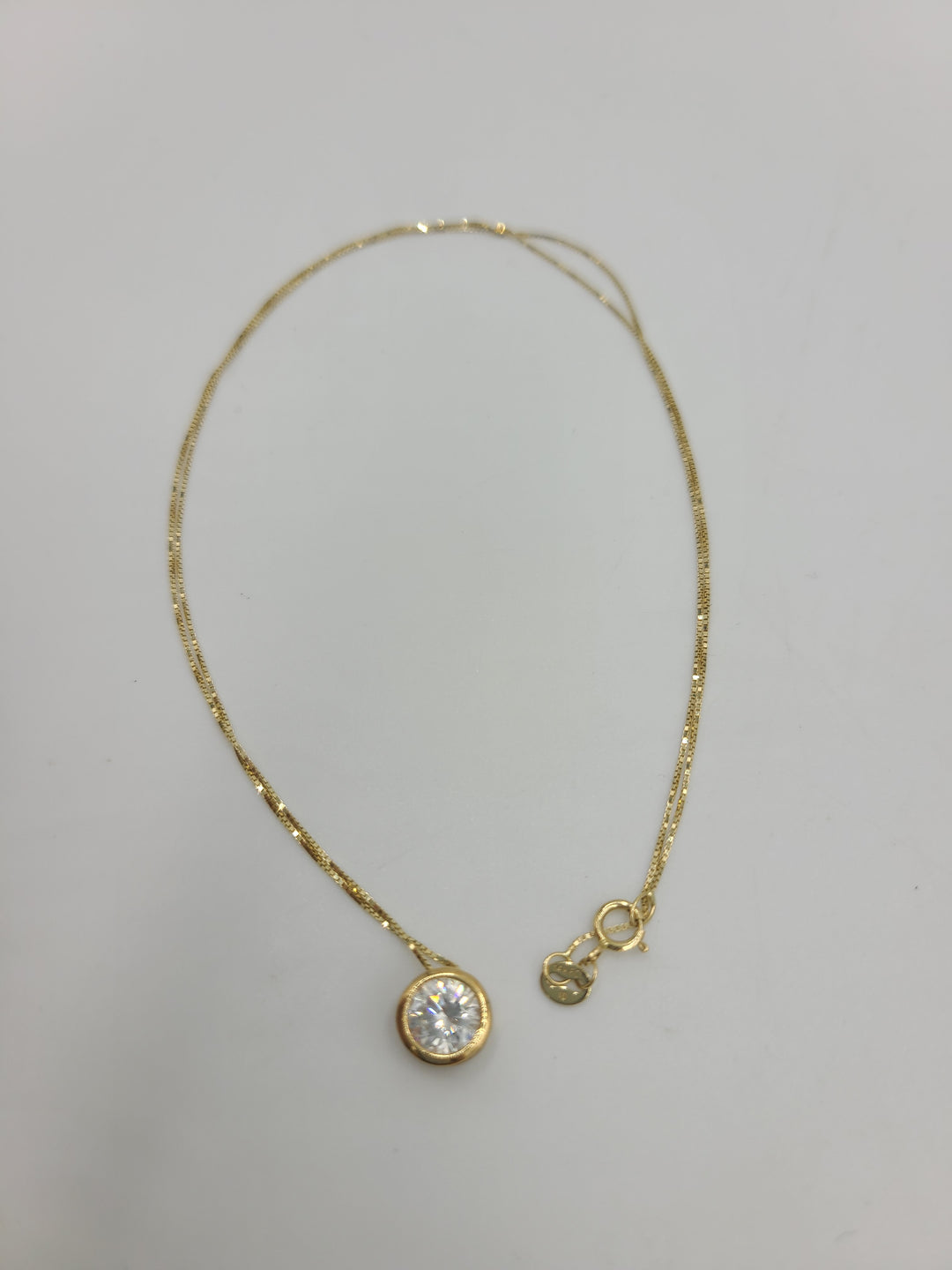 k663 Lovely Ladies 14kt Yellow Gold CZ Pendant on 18" Box Chain