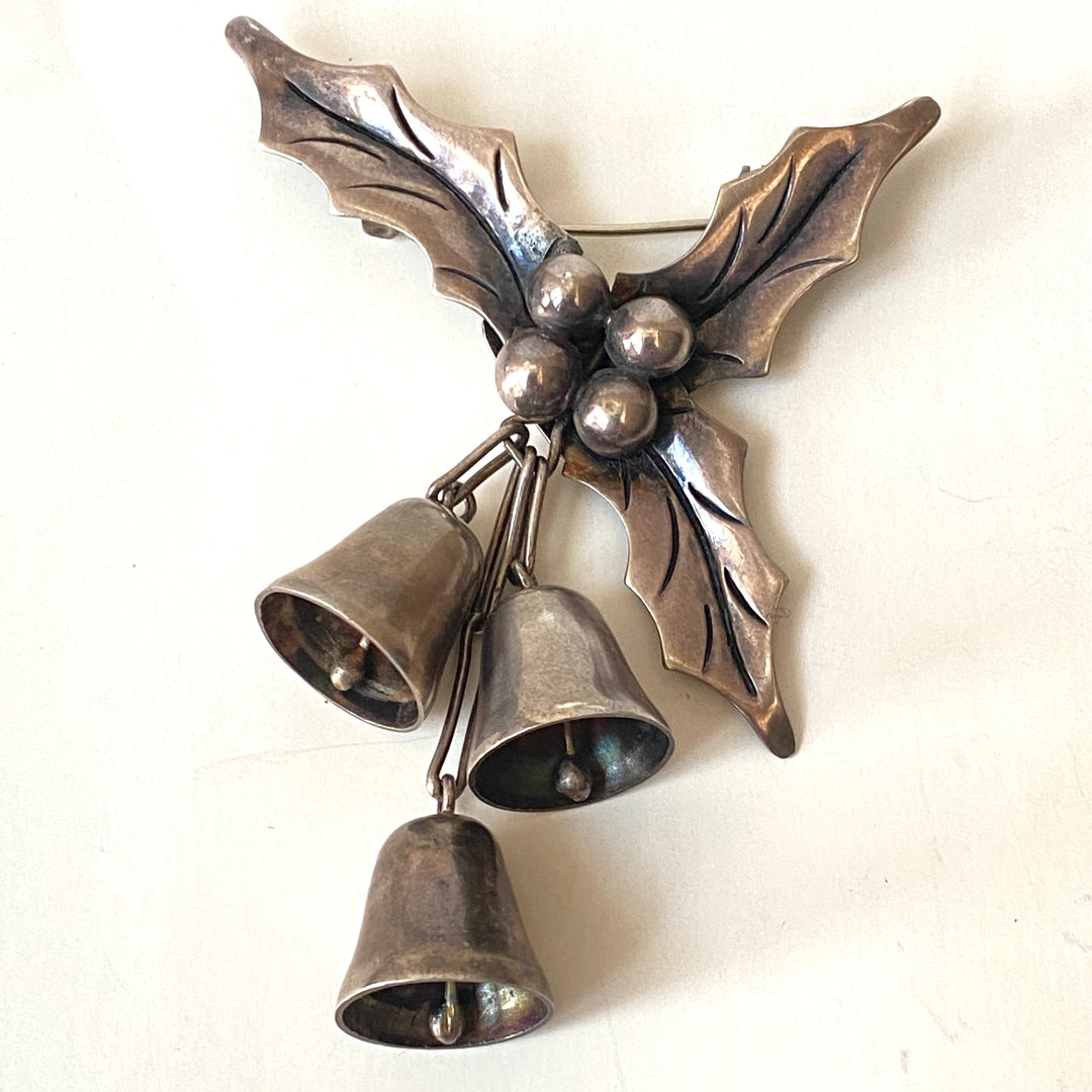 d268 Vintage Sterling Silver Holly Leaves 3 Bells Women's Brooch Pin Taxco 925