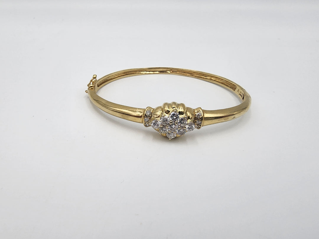 e664 Vintage Ladies 14kt Yellow Gold Diamond Bangle Bracelet