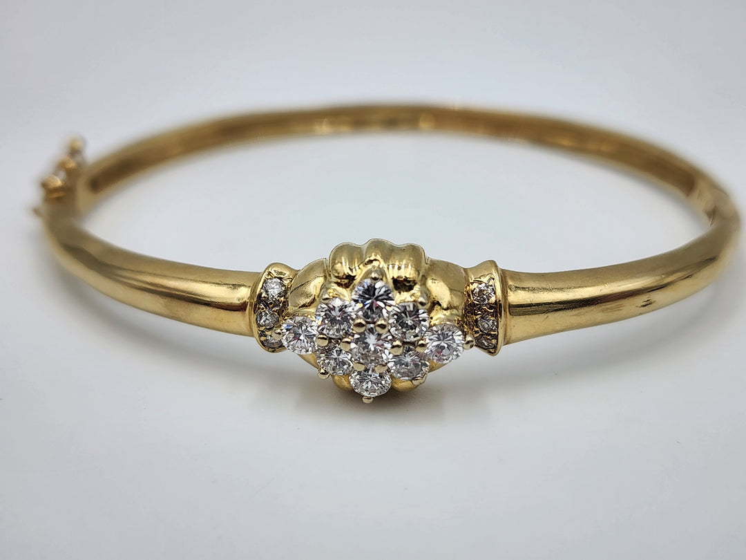 e664 Vintage Ladies 14kt Yellow Gold Diamond Bangle Bracelet