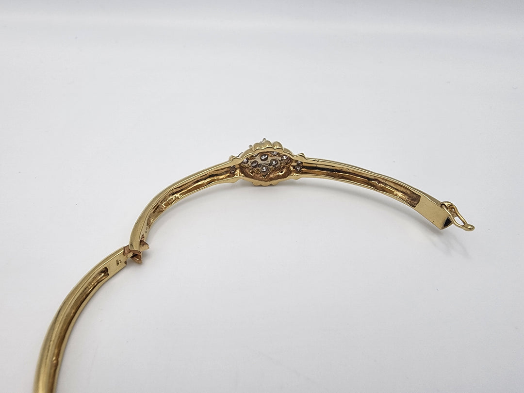 e664 Vintage Ladies 14kt Yellow Gold Diamond Bangle Bracelet