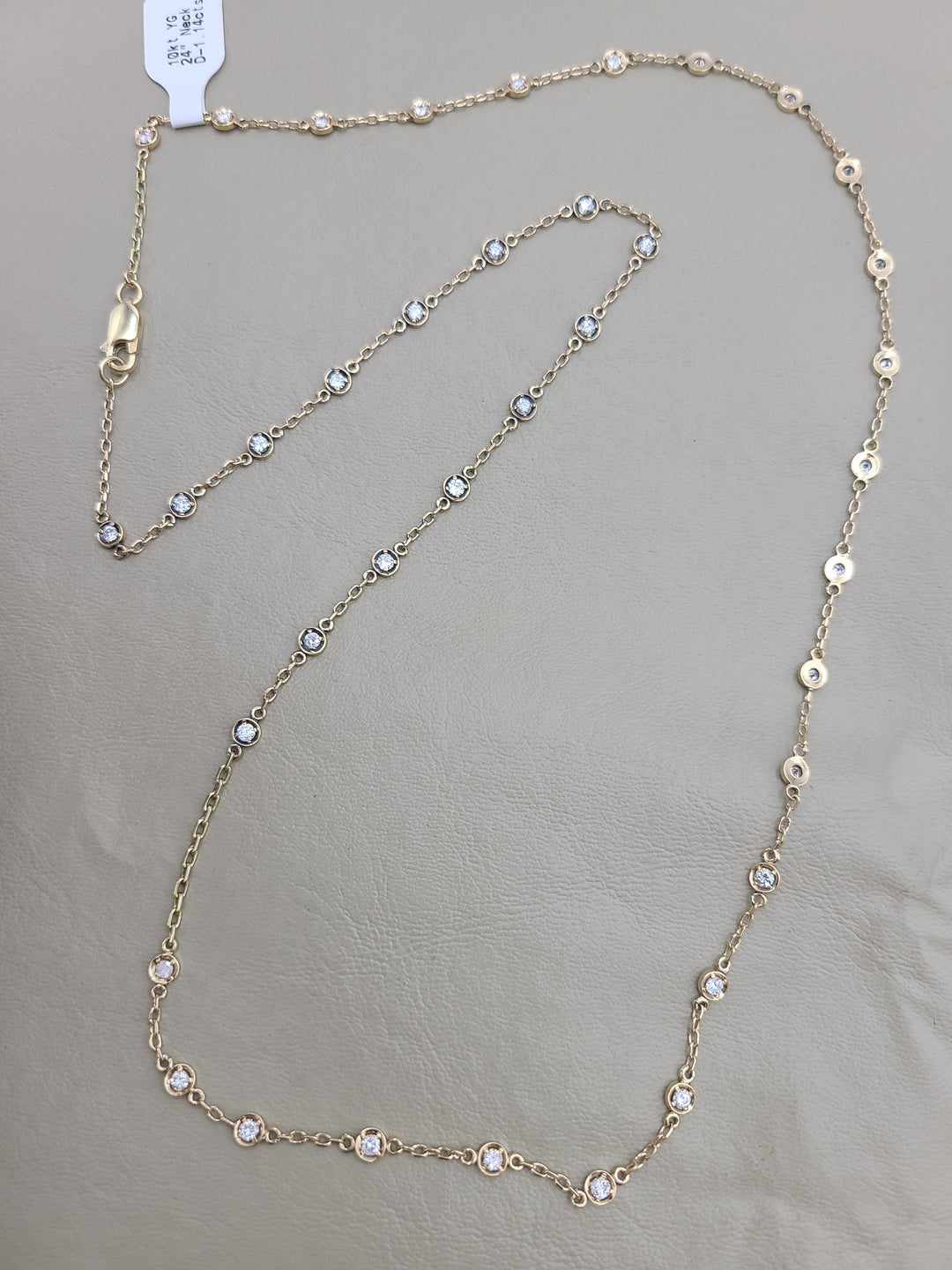 k907 Lovely Ladies 24" 10kt Yellow Gold Diamond Studded Necklace