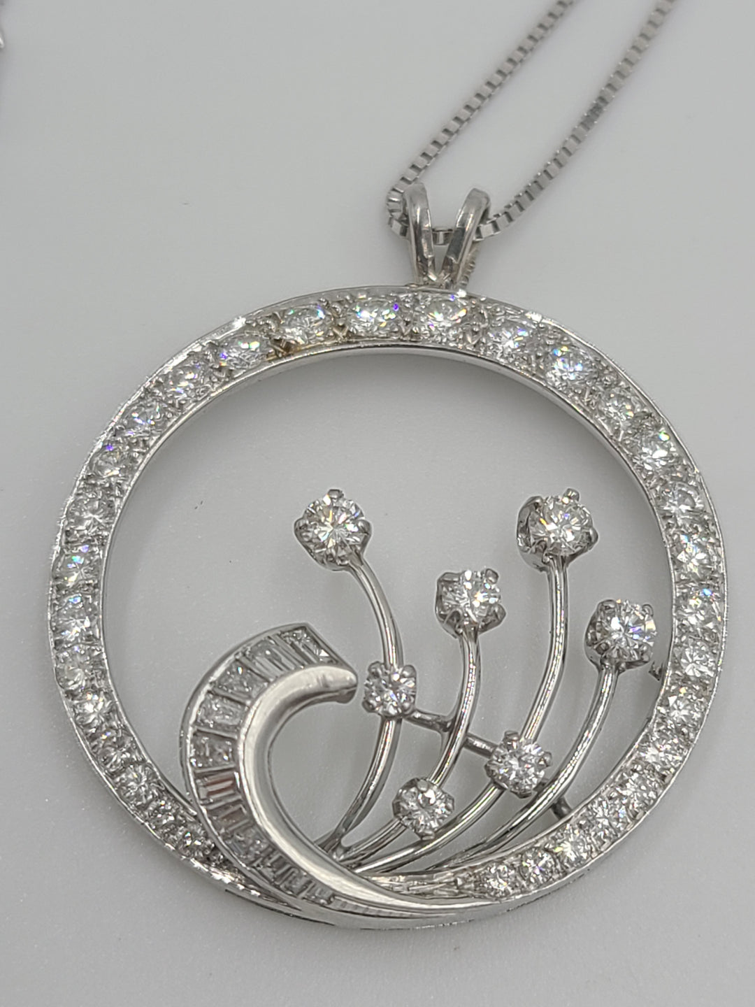 k647 Gorgeous Ladies 14kt White Gold Diamond Pendant and 18" Box Chain