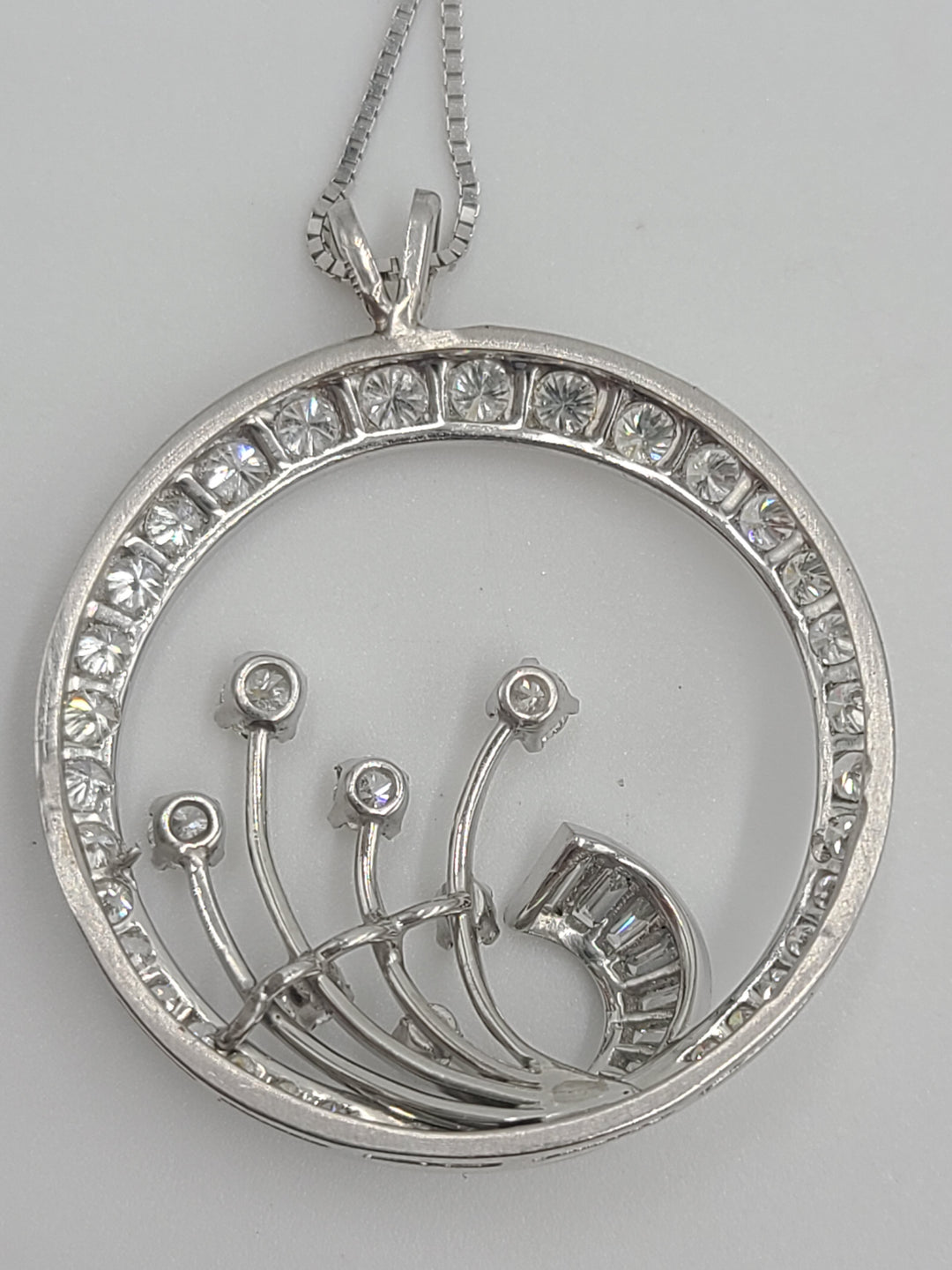 k647 Gorgeous Ladies 14kt White Gold Diamond Pendant and 18" Box Chain