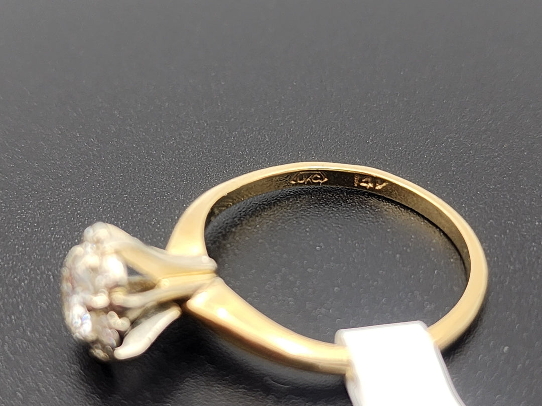 e662 Vintage 14kt Yellow Gold Diamond Cluster Engagement Solitare Ring