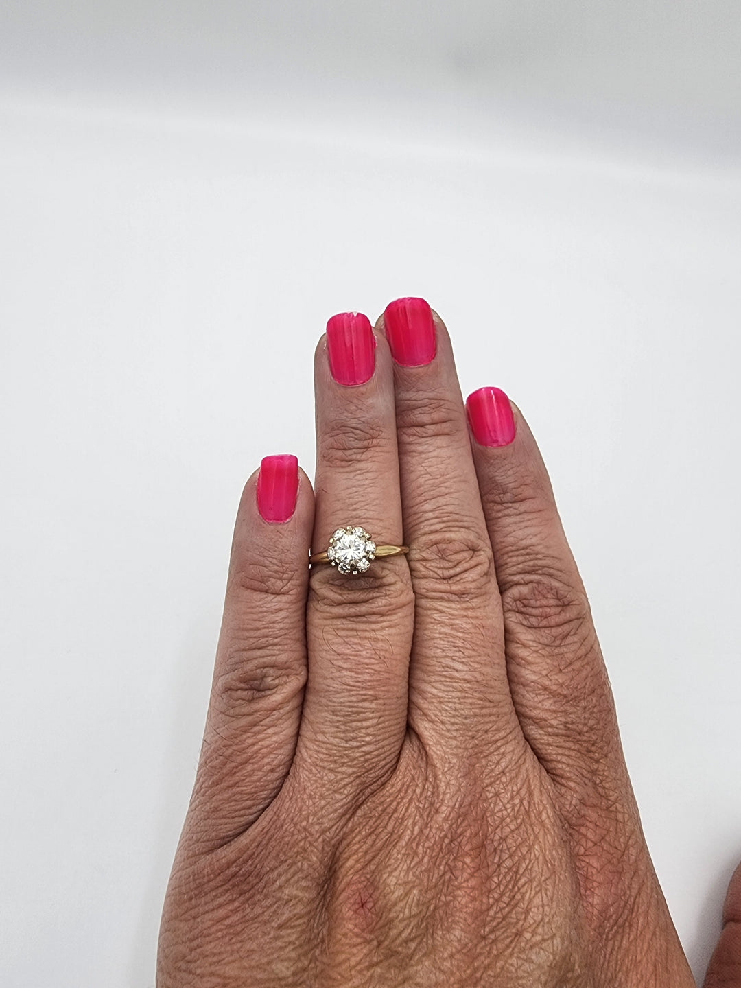 e662 Vintage 14kt Yellow Gold Diamond Cluster Engagement Solitare Ring