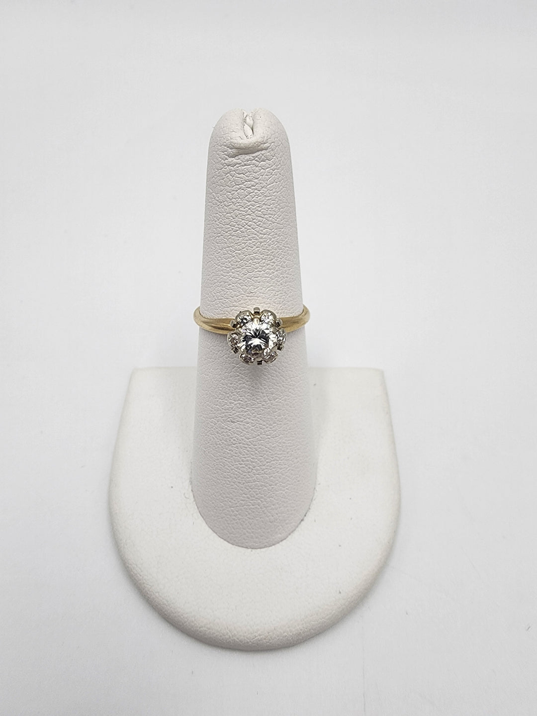 e662 Vintage 14kt Yellow Gold Diamond Cluster Engagement Solitare Ring