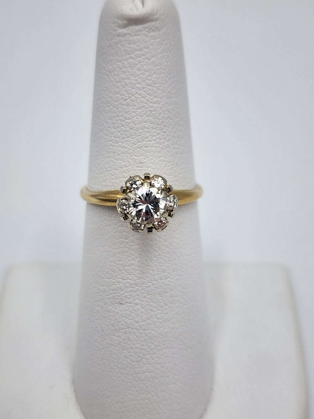 e662 Vintage 14kt Yellow Gold Diamond Cluster Engagement Solitare Ring