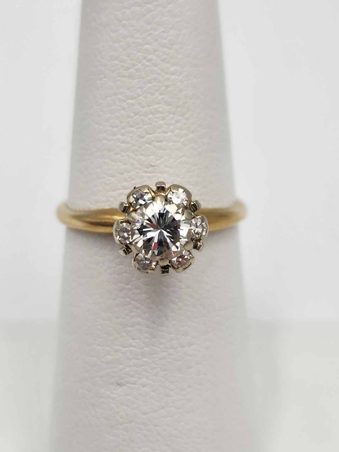 e662 Vintage 14kt Yellow Gold Diamond Cluster Engagement Solitare Ring