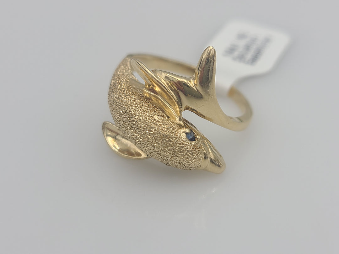 k923 Cute Ladies 14kt Yellow Gold Textured Dolphin Ring