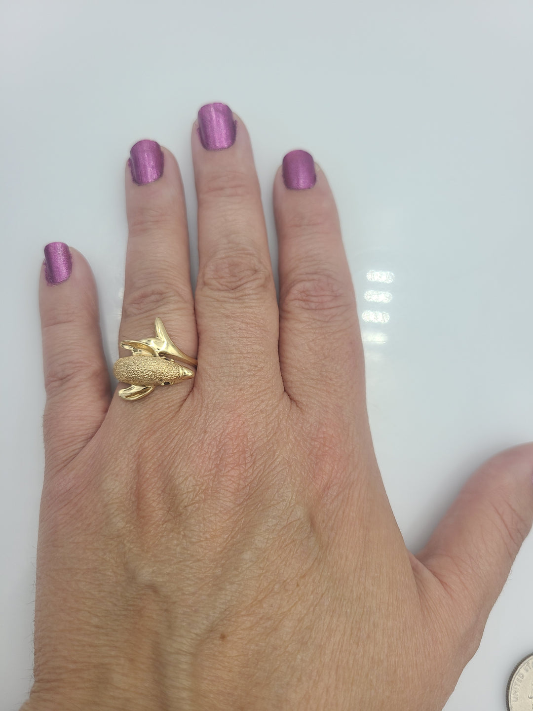 k923 Cute Ladies 14kt Yellow Gold Textured Dolphin Ring