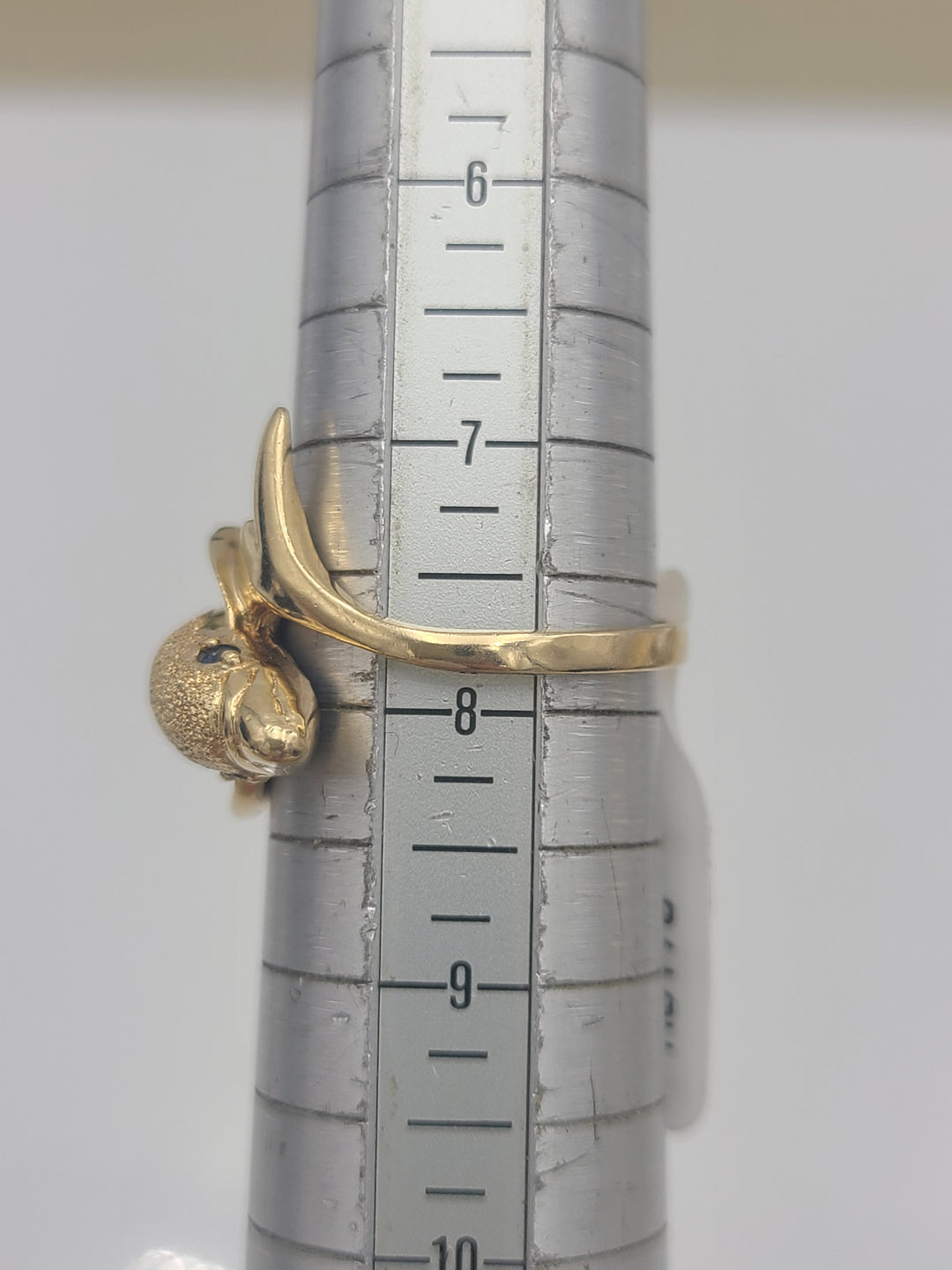 k923 Cute Ladies 14kt Yellow Gold Textured Dolphin Ring