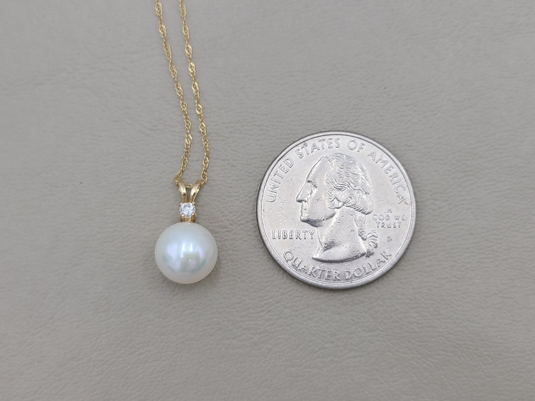 k902 Pretty 14kt Yellow Gold Pearl and Diamond Necklace