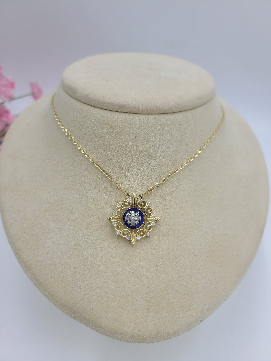 k744 Lovely 14kt Yellow Gold Anbinder Jerusalem 20" Link Necklace and Moveable Diamond and Enamel Pendant