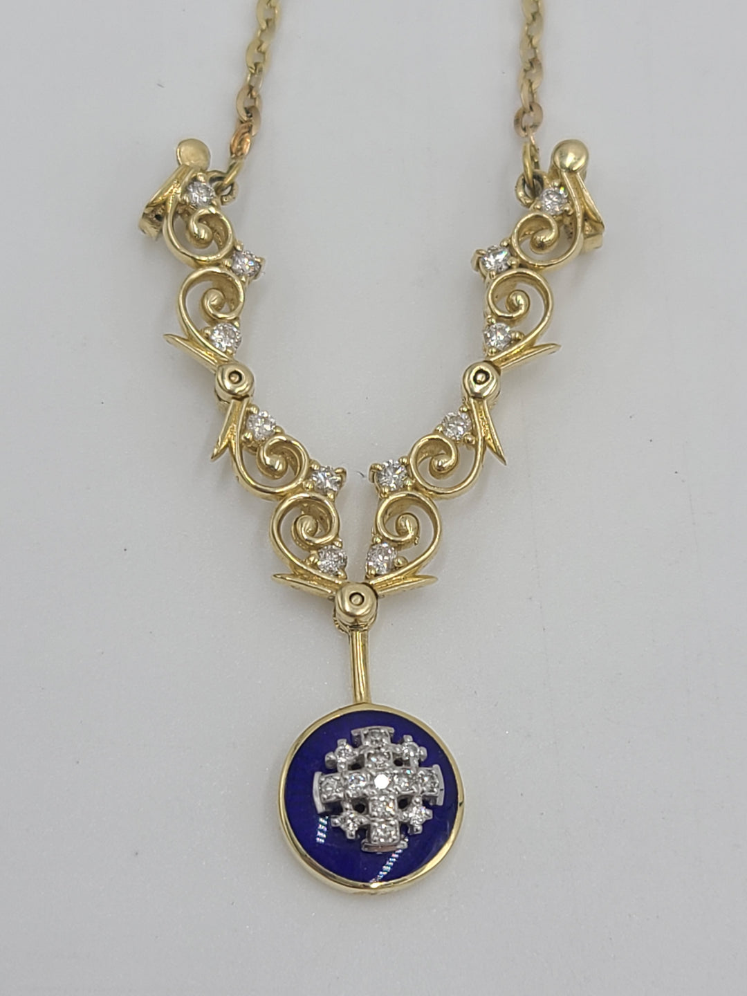 k744 Lovely 14kt Yellow Gold Anbinder Jerusalem 20" Link Necklace and Moveable Diamond and Enamel Pendant