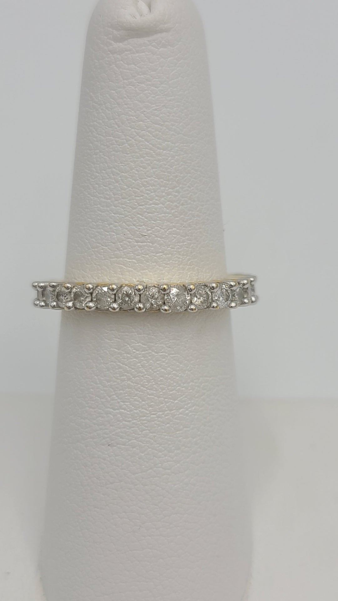 k991 Lovely Ladies 14kt Yellow Gold Diamond Eternity Band