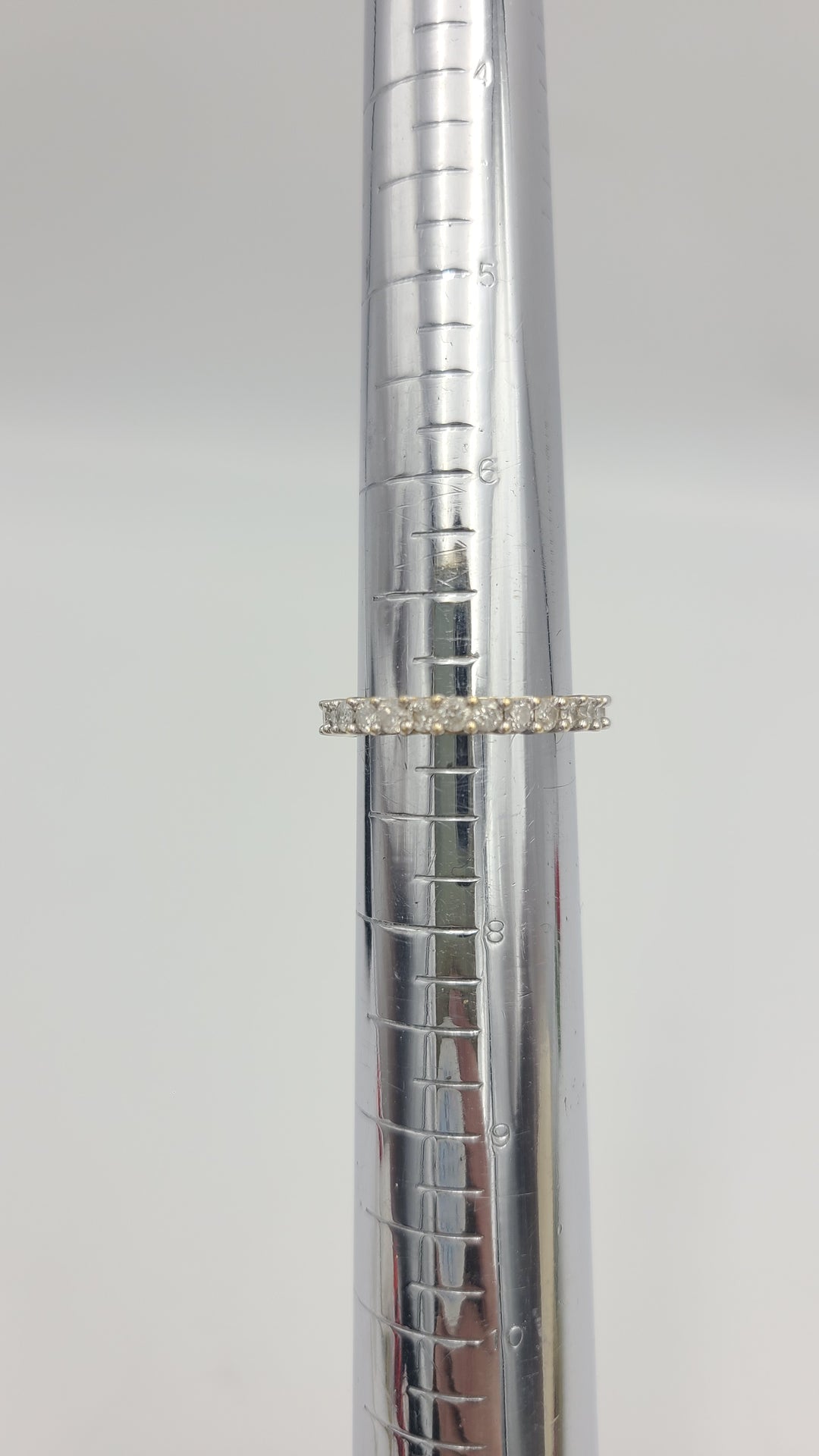 k991 Lovely Ladies 14kt Yellow Gold Diamond Eternity Band