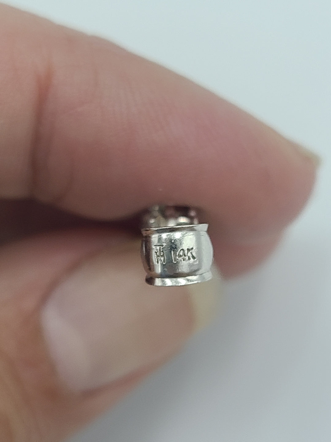 k646 Beautiful Ladies 2ct 14kt White Gold Graduated Diamond Pendant