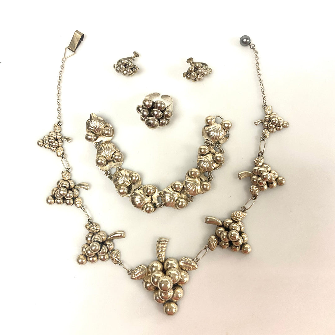 h854 Vintage Sterling Silver Necklace Bracelet Ring Earrings Set Grape Bunch