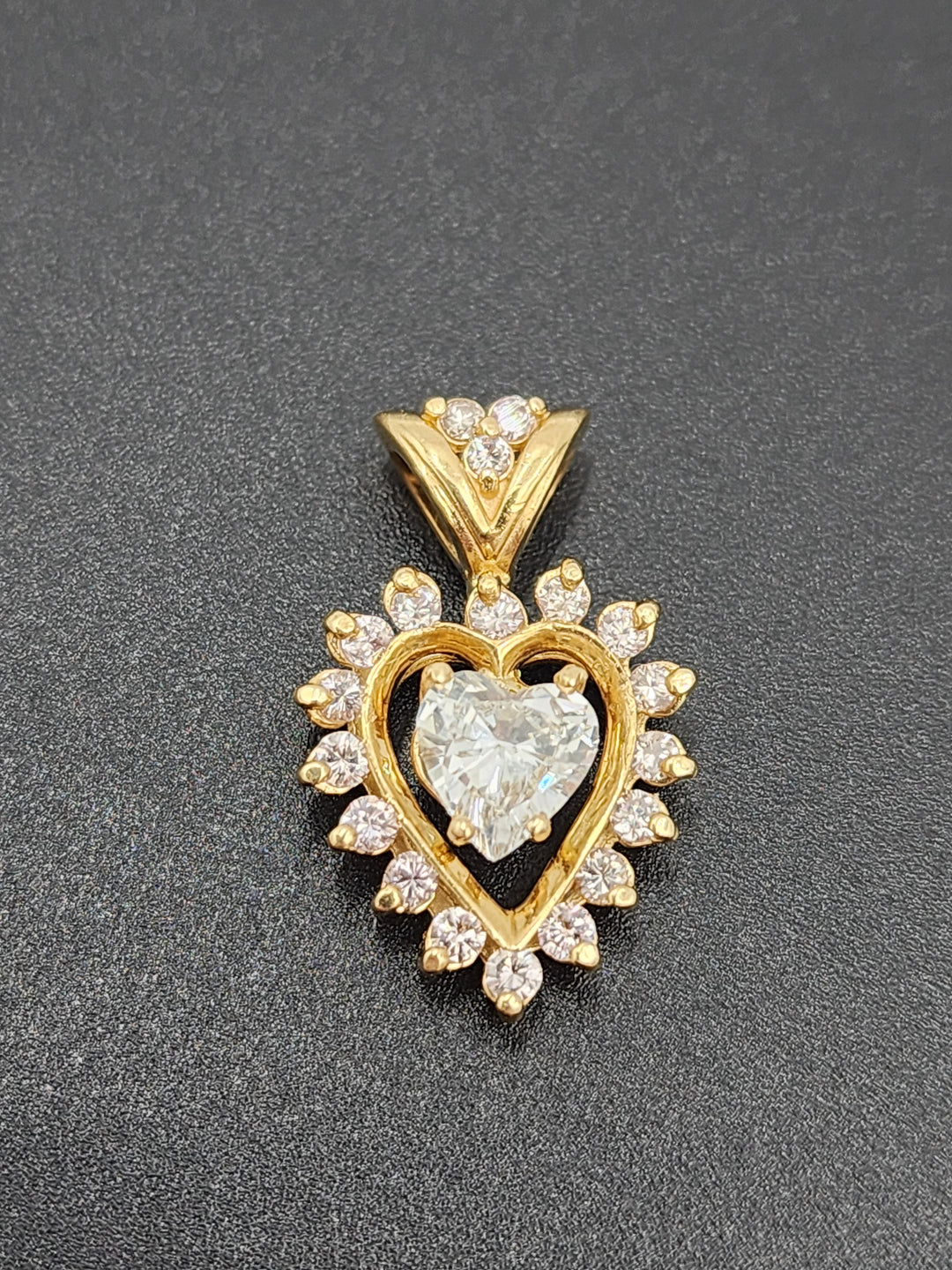 e660 Stunning Ladies 14kt Yellow Gold 1cttw. Diamond Heart Halo Pendant